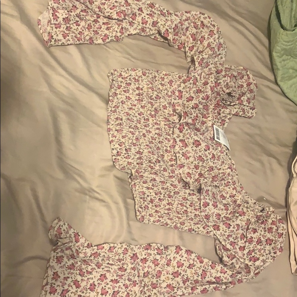 Brand new crop top from URBAN😍